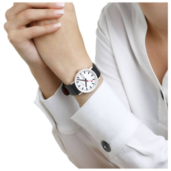 Mondaine M667.30314.11SBB Classic Swiss Horloge